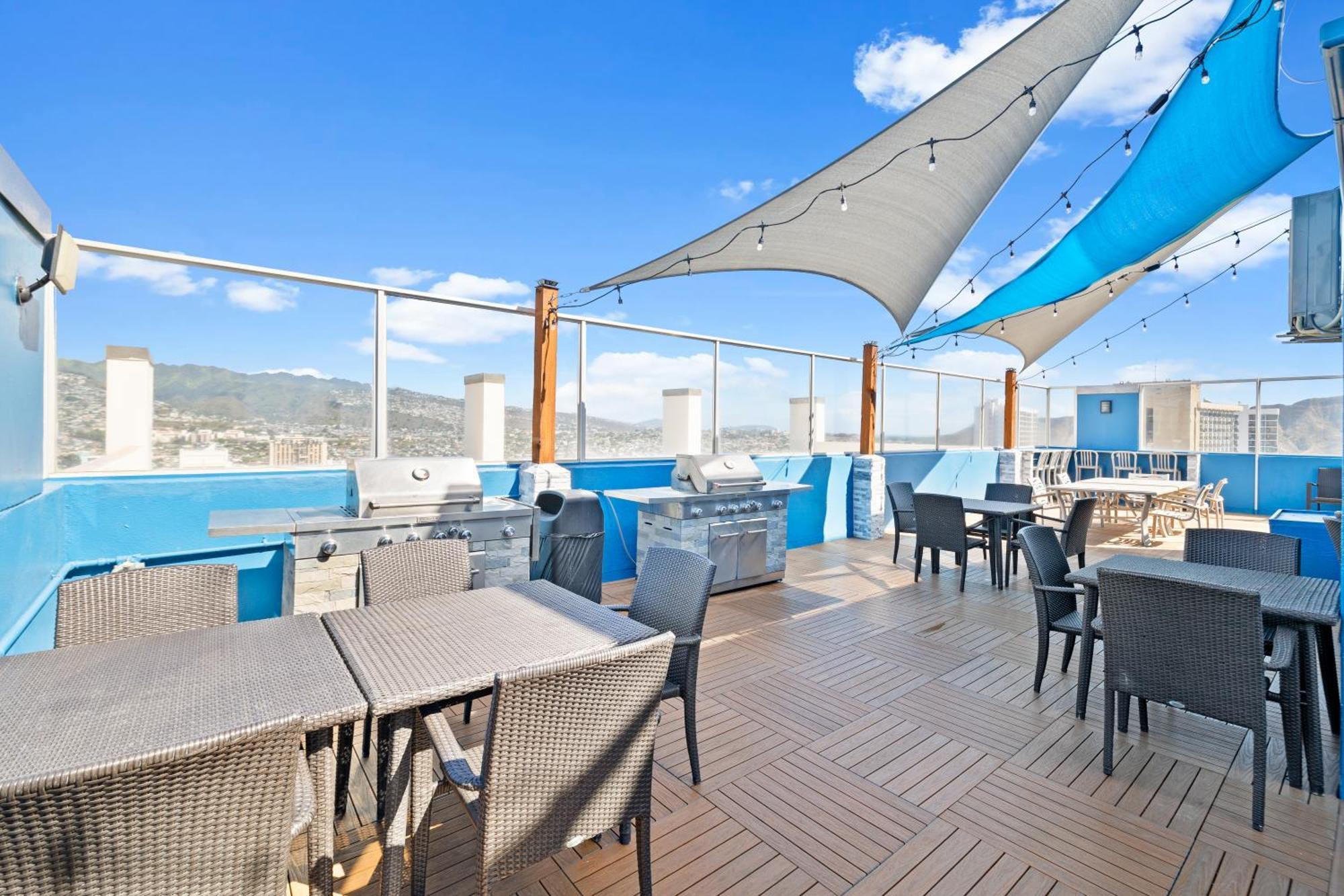 Steps To Waikiki Beach! Newly Renovated With 75" Tv Honolulu Exteriör bild