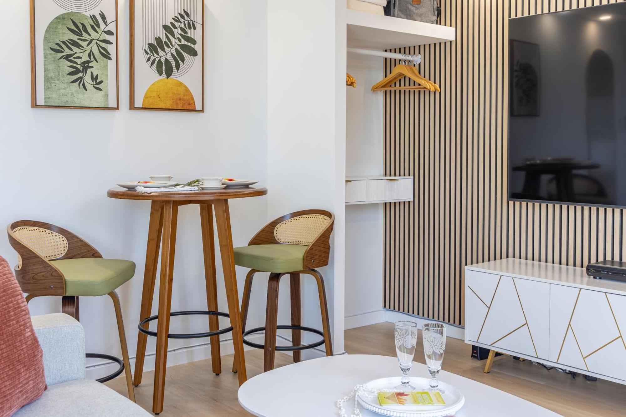 Steps To Waikiki Beach! Newly Renovated With 75" Tv Honolulu Exteriör bild