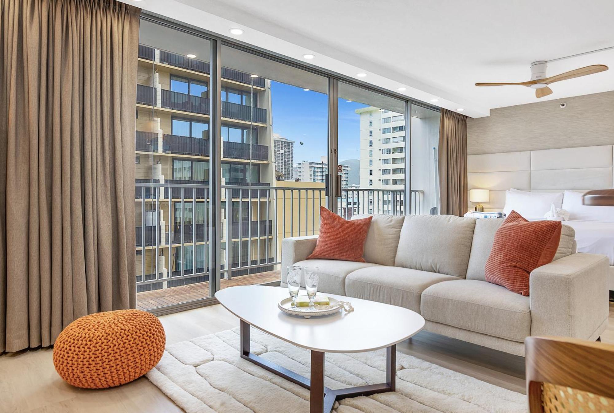 Steps To Waikiki Beach! Newly Renovated With 75" Tv Honolulu Exteriör bild